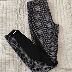Black and white Puma leggings